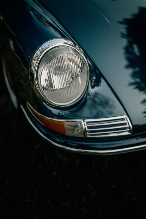 Poster Nahaufnahme eines Autoscheinwerfers Retro