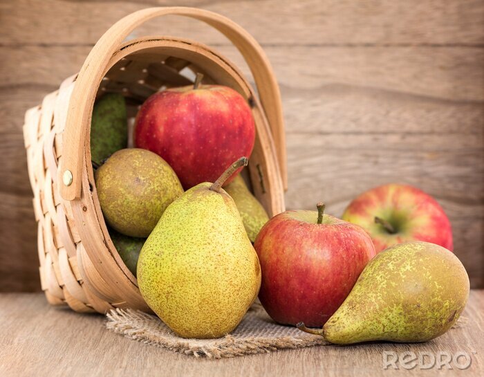 Poster Obst Korb mit Äpfeln und Birnen