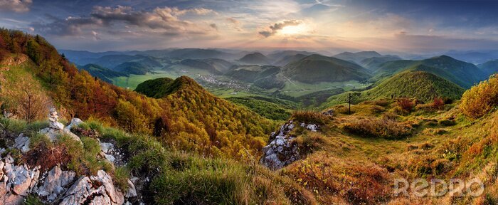 Poster Panorama von Frühlingsbergen und Natur