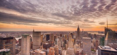 Panorama von New York City bei Sonnenaufgang