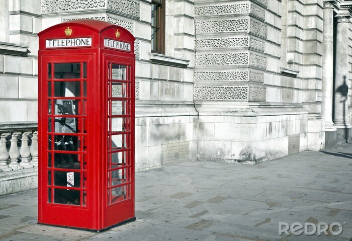 Poster Rote Telefonzelle in einer Londoner Straße