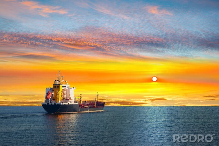 Poster Schiff auf dem Meer malerische Landschaft
