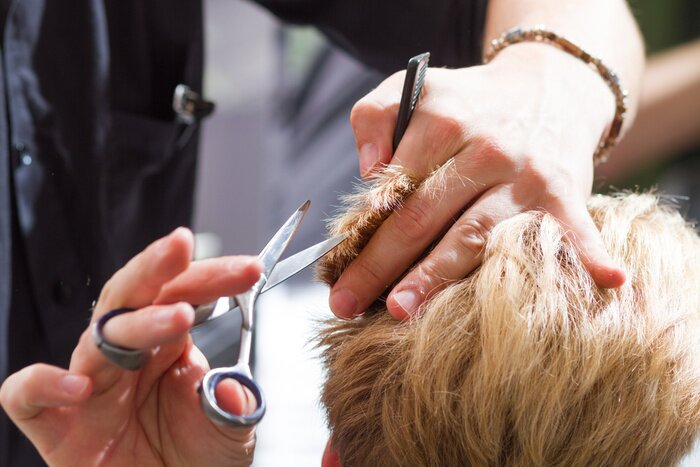 Poster Schneiden von kurzem Haar