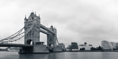 Schwarz-weiße Tower Bridge