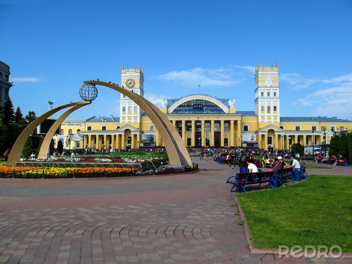 Poster Sommerlandschaft mit Blick auf Bahnhof in Charkiw