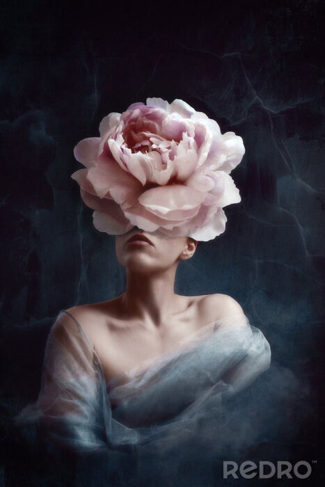 Poster Surrealistisches künstlerisches Konzept einer Frau mit Pfingstrosenkopf