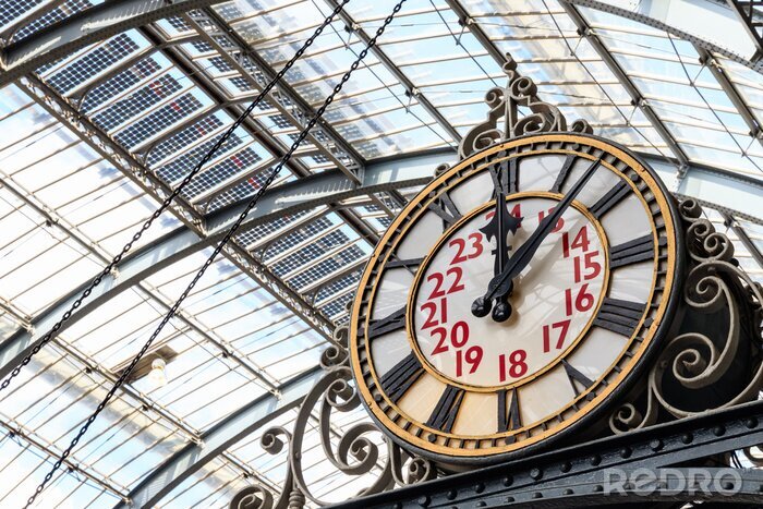 Poster Uhr am Bahnhof in London