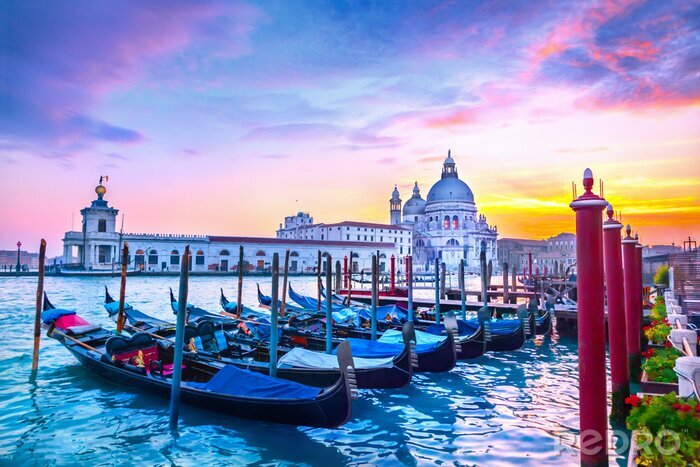 Poster Venedig bunte Gondeln bei Sonnenuntergang