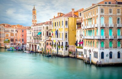 Venezianische Gebäude am Wasser