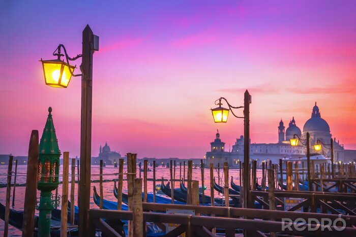 Poster Venezianische Gondeln bei Sonnenaufgang