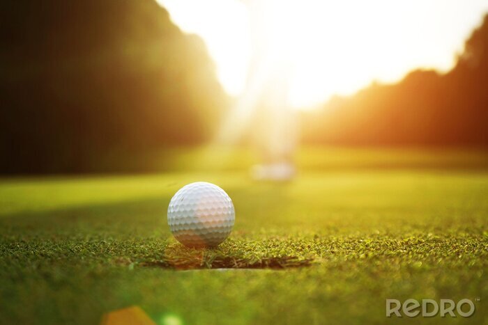 Poster Verschwommener Golfball in der Sonne