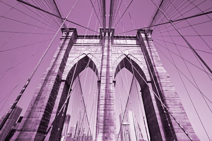 Poster Violette Fotografie der Brooklyn Bridge
