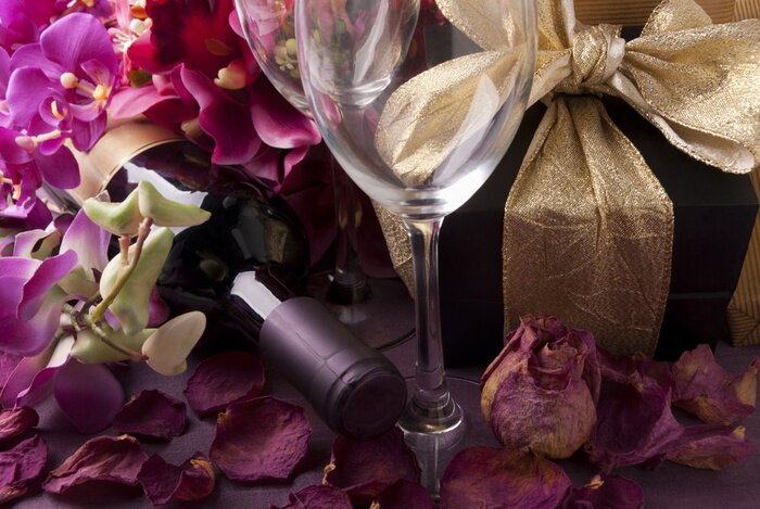 Poster Wein unter Blütenblättern