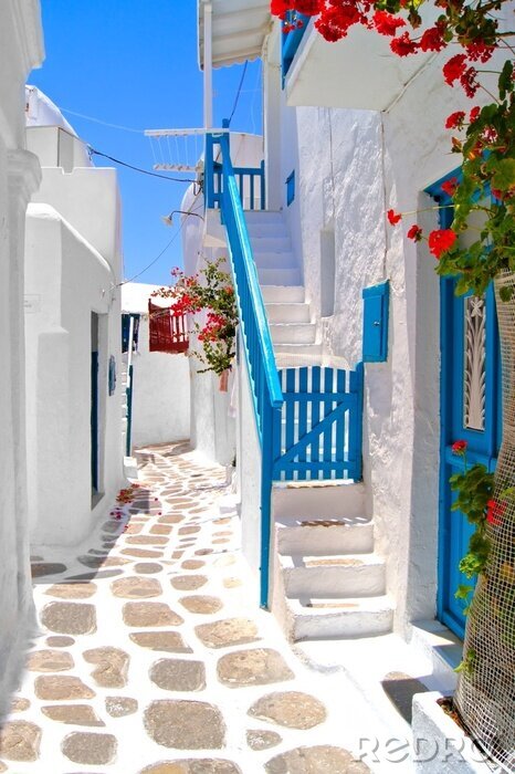 Poster Weiße Gasse in griechischer Kleinstadt