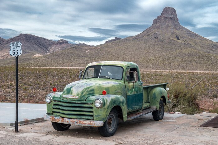 Sticker Altes Auto im Westen auf Route 66 aufgegeben