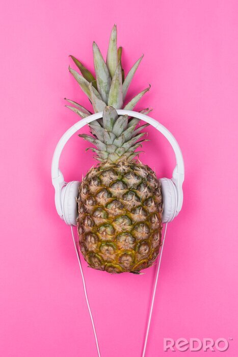 Sticker Ananas mit weißen Kopfhörern