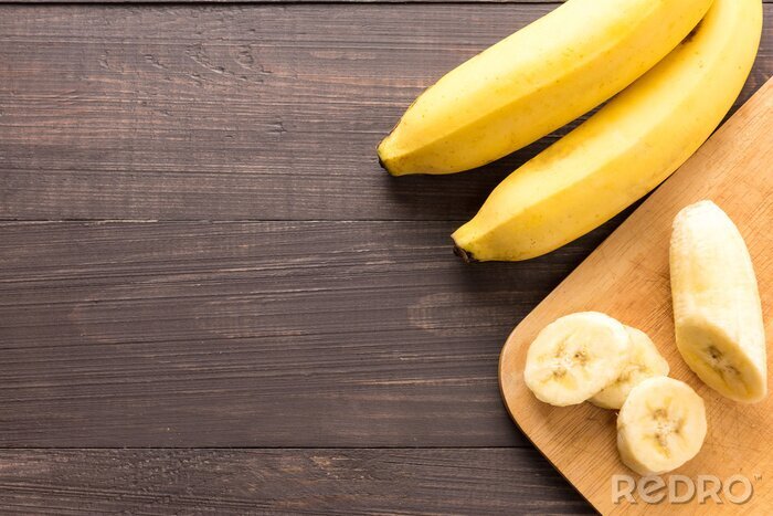 Sticker Bananen in verschiedenen Formen auf dem Tisch