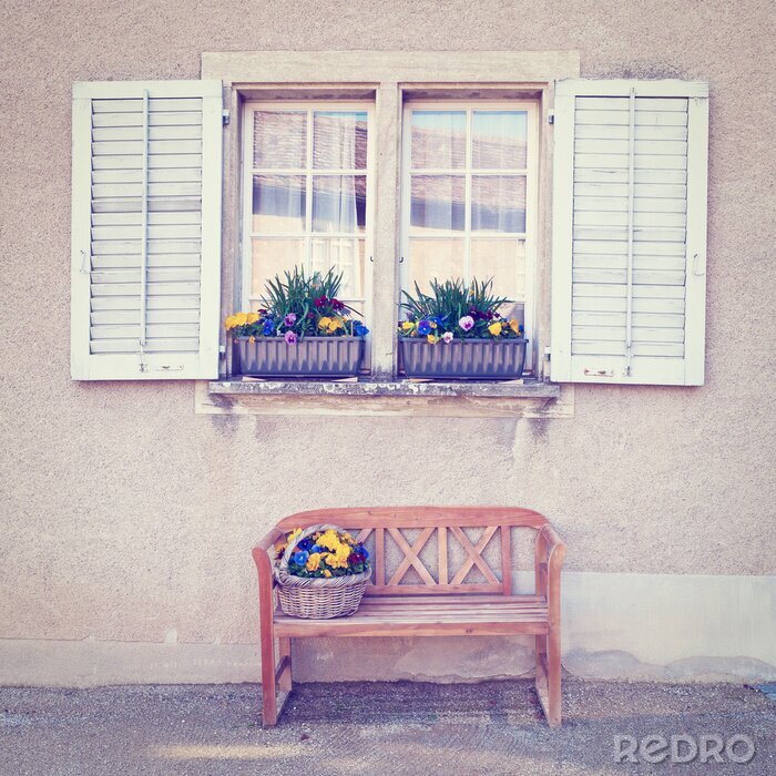 Sticker Bank vor fenster