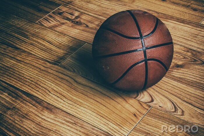 Sticker Basketball auf Hartholz 1