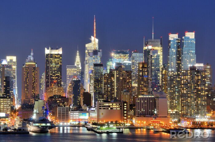 Sticker Beleuchtete Skyline bei Nacht