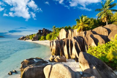 Berge an der Küste der Seychellen