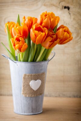 Sticker Dunkelgelbe Tulpen in einem Eimer