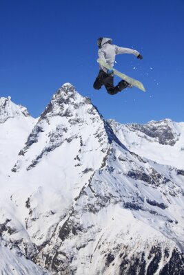 Sticker Fliegen Snowboarder auf Berge. Extremsport.