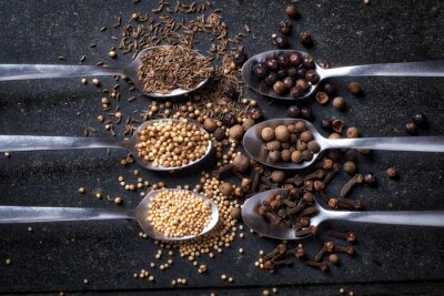 Sticker Gewürze schwarz Hintergrund Erdfarben