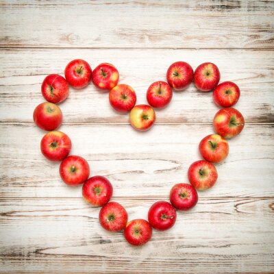 Sticker Herz aus roten Äpfeln angeordnet