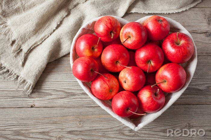 Sticker Herz gefüllt mit roten Äpfeln