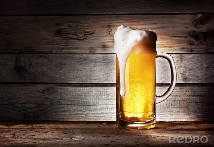 Sticker Krug vor dem Hintergrund des Holzes