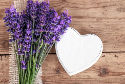 Sticker Lavendelblüte mit weißem Herz