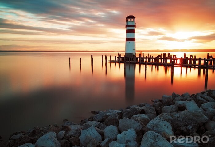 Sticker Leuchtturm am glatten Wasser