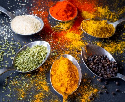 Sticker Mehrfarbige Gewürze auf Löffeln