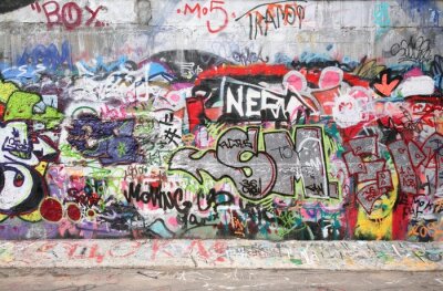 Mit Graffiti bemalte Wand