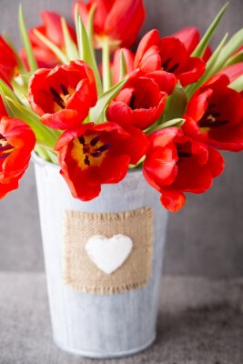 Sticker Nahaufnahme von Tulpen in einem Eimer