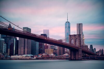 New York City und Brücke auf Manhattan