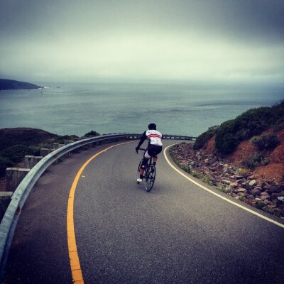 Sticker Radfahren Sie den Hawk Hill hinunter