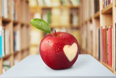 Sticker Roter Apfel in der Bibliothek