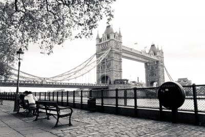 Schwarz-weiße Brücke Tower Bridge