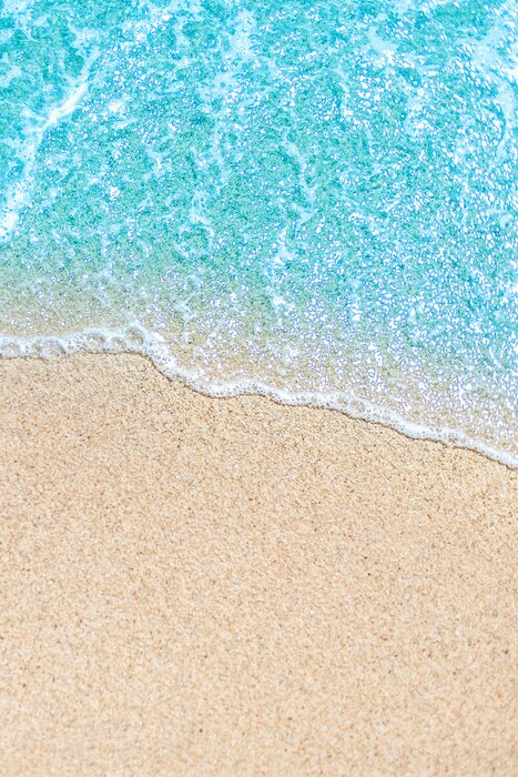 Sticker Seestrand und weiche Welle von blauem Ozean. Sommerferien und Reisekonzept. Textfreiraum