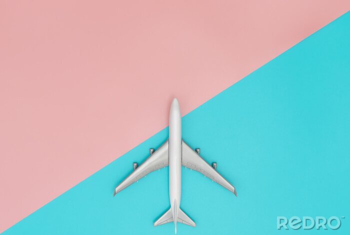 Sticker Spielzeug Flugzeug auf blau und rosa Pastell Kopie Raum