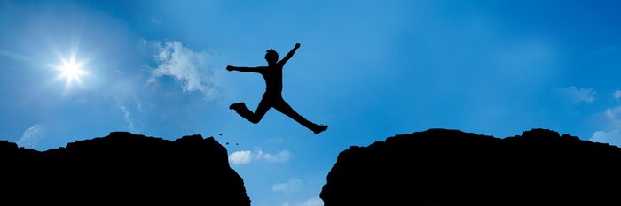 Sticker Sprung über einen Abgrund zwischen 2 Bergen - 3 zu 1 - g1382