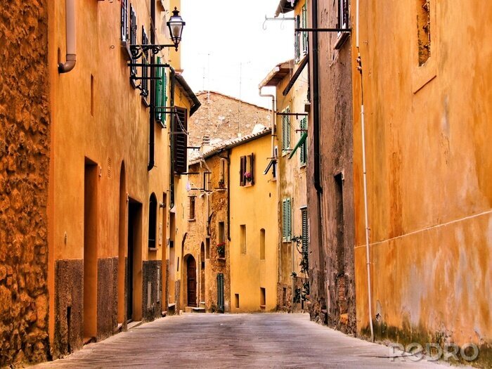 Sticker Straße bei orangefarbenen Gebäuden