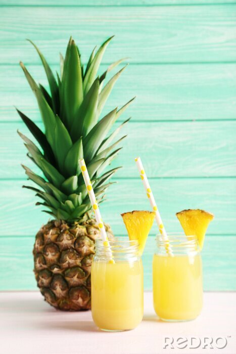 Sticker Süße Ananas Getränke in Gläsern