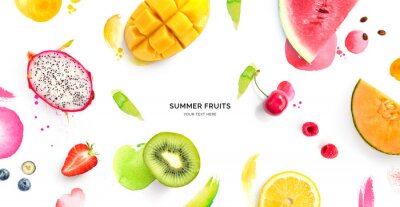 Sticker Verschiedenfarbige Sommerfrüchte auf weißem Hintergrund