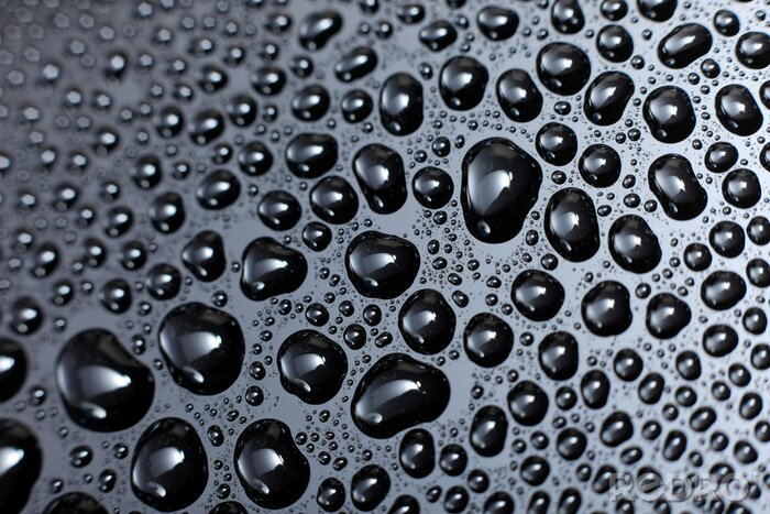 Sticker Wassertropfen auf dunklem Hintergrund