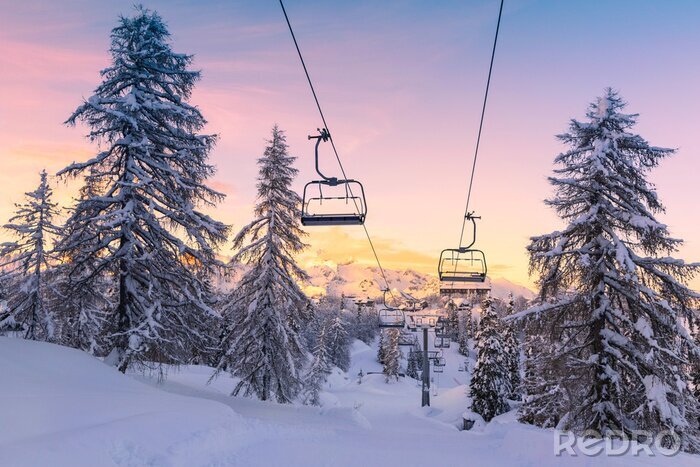 Sticker Winter Berge Panorama mit Skipisten und Skiliften
