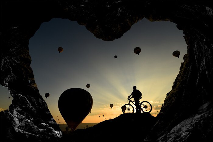 Sticker Mağara deliklerinden balonlara bakış