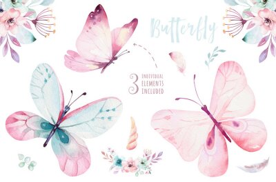 Drei pastellfarbene Schmetterlinge und eine Komposition aus Blumen